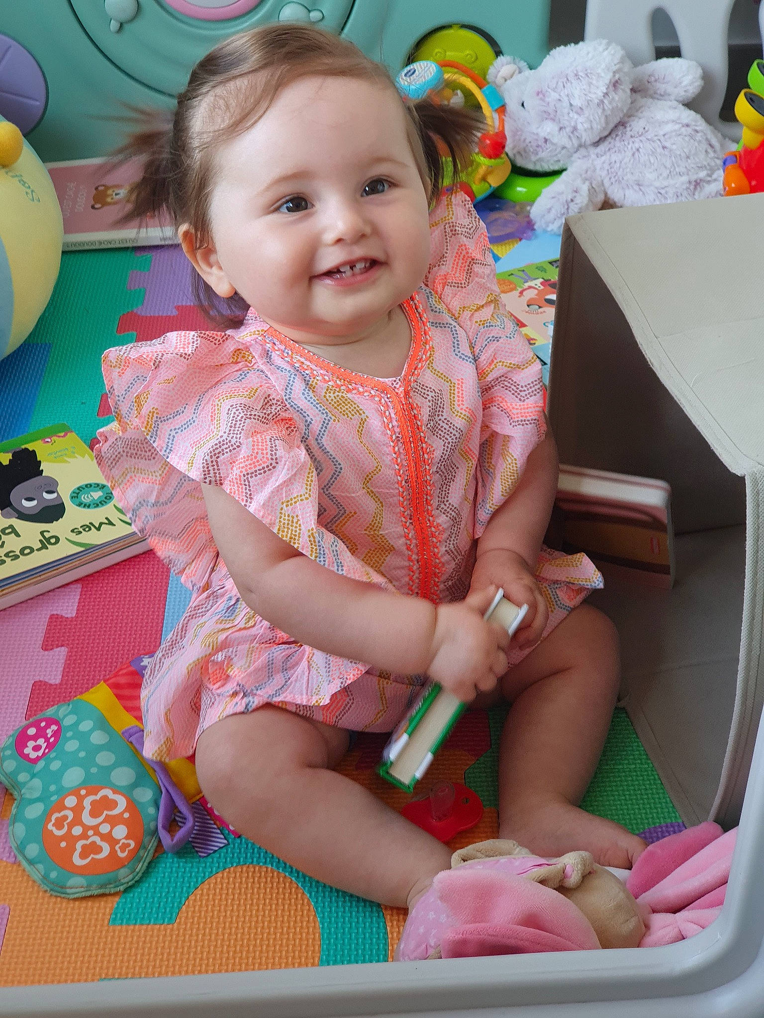 Line a rejoint le concours — aidez-le/la à gagner de superbes lots ! baby, child, joy, person, play, room, skin, toddler, toy