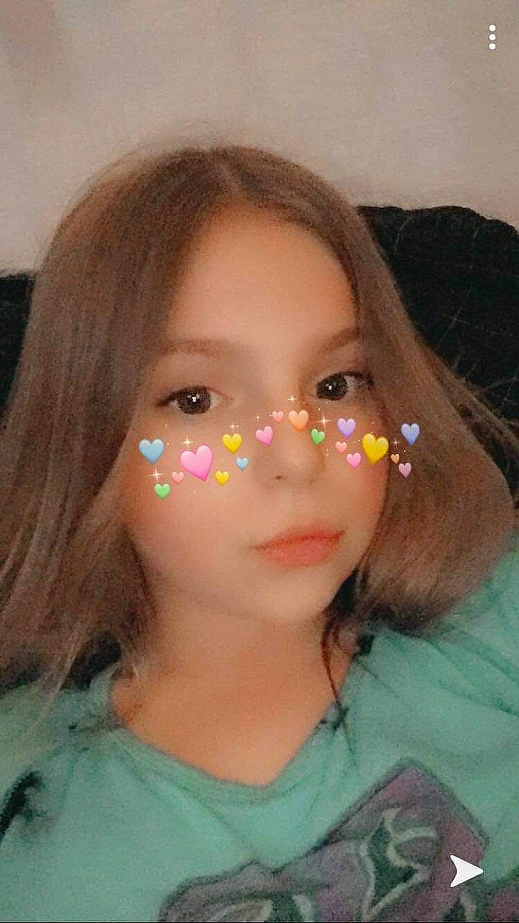 Elicia participe au concours pour gagner de l'argent avec cette photo : cheek, child, chin, close_up, ear, eye, eyebrow, eyelash, face, forehead, hair, head, iris, lip, nose, person, smile