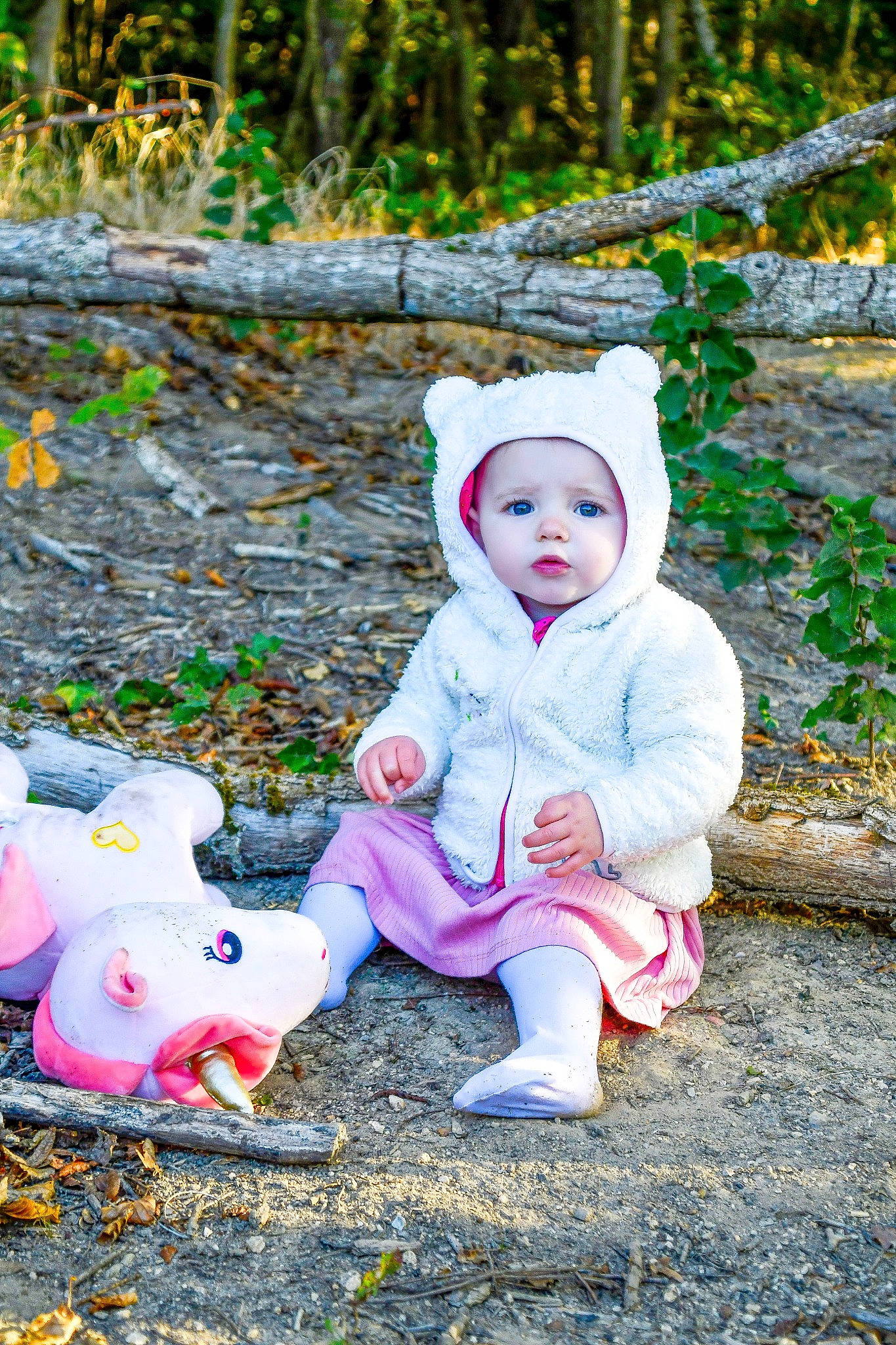 Louna participe au concours pour gagner de l'argent avec cette photo : autumn, baby, baby_toddler_clothing, botany, child, deciduous, eye, fur, garden, grass, happy, hat, headwear, people_in_nature, person, plant, sitting, toddler, toy, tree