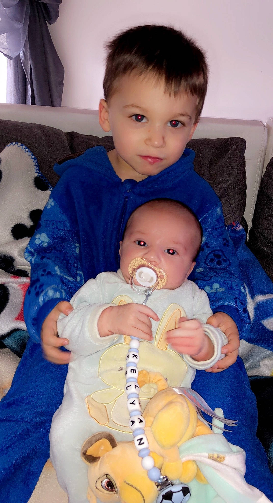 Hylenzo a rejoint le concours — aidez-le/la à gagner de superbes lots ! arm, baby, baby_toddler_clothing, cheek, chin, comfort, eye, face, finger, hand, head, human_body, iris, mouth, nose, organ, person, product, skin, toddler