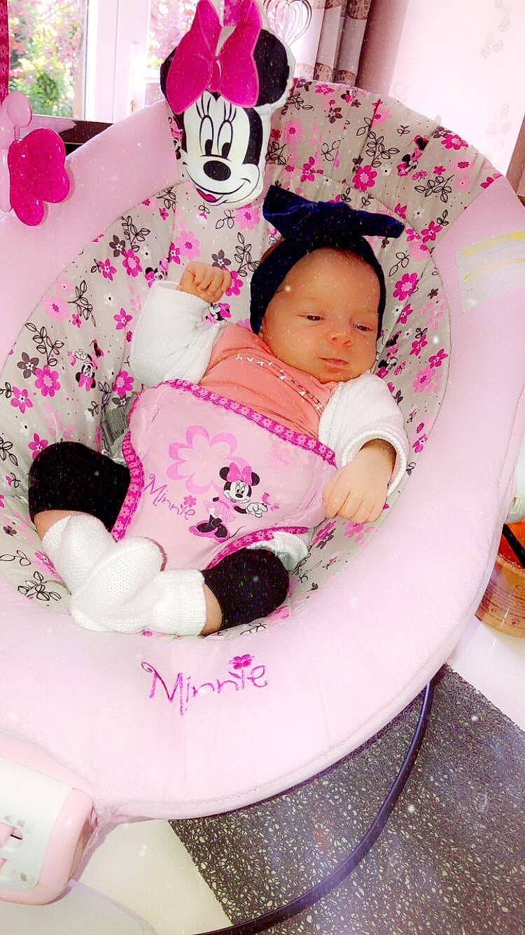 Carla a rejoint le concours — aidez-le/la à gagner de superbes lots ! baby, baby_products, beauty, cheek, child, person, pink, product, skin, toddler