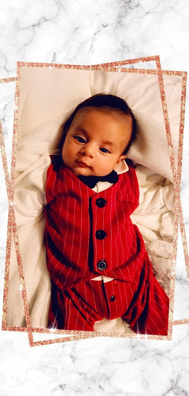 Inacio participe au concours pour gagner de l'argent avec cette photo : baby, baby_toddler_clothing, beauty, cheek, child, collar, day_dress, dress, dress_shirt, fashion_design, formal_wear, happy, lip, magenta, one_piece_garment, outerwear, pattern, person, sleeve, textile