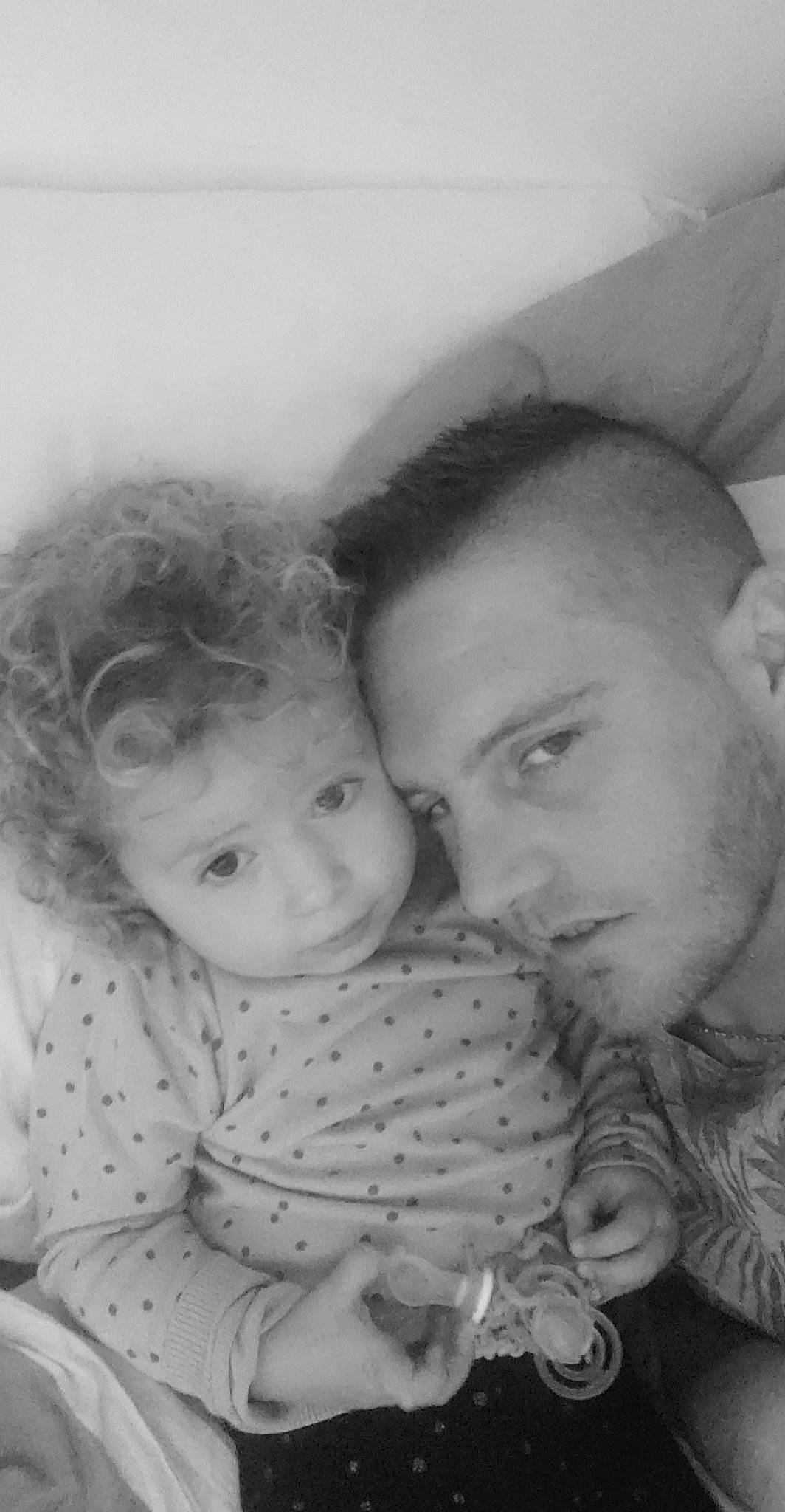 Octavia a rejoint le concours — aidez-le/la à gagner de superbes lots ! baby, black_and_white, cheek, child, face, family, iris, monochrome, monochrome_photography, nose, people, person, photograph, photography, portrait, sibling, smile, snapshot, style