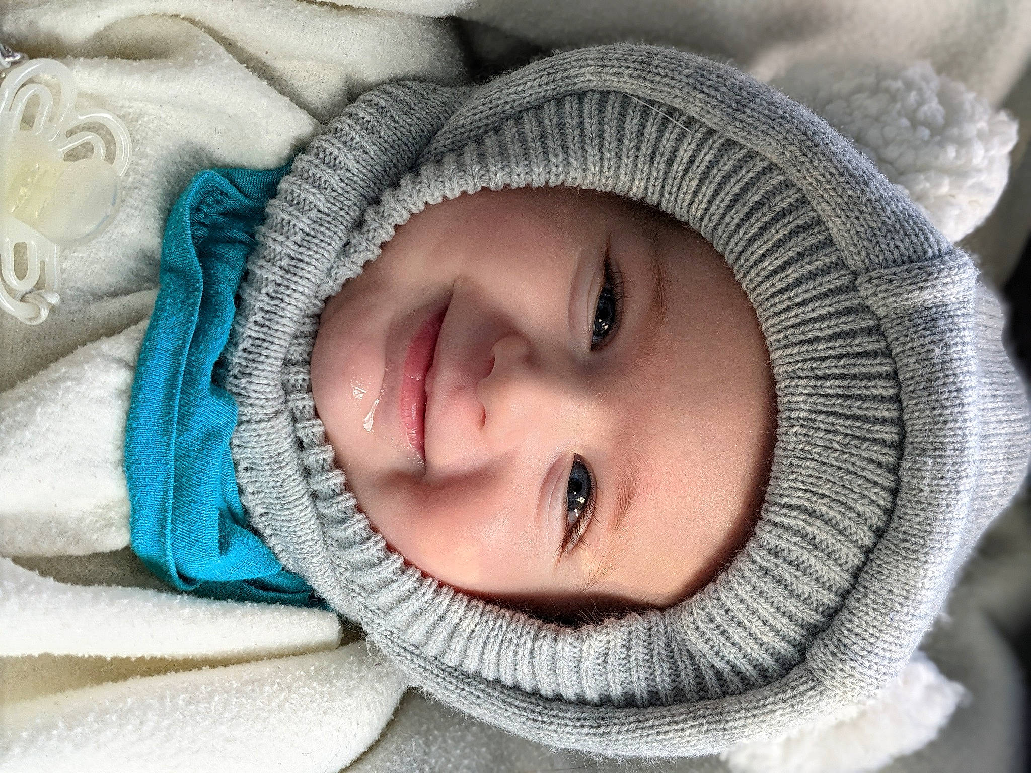 Loup participe au concours pour gagner de l'argent avec cette photo : cheek, chin, eye, eyebrow, eyelash, face, facial_expression, head, headwear, human_body, joy, lip, mouth, nose, organ, outerwear, person, product, skin, smile