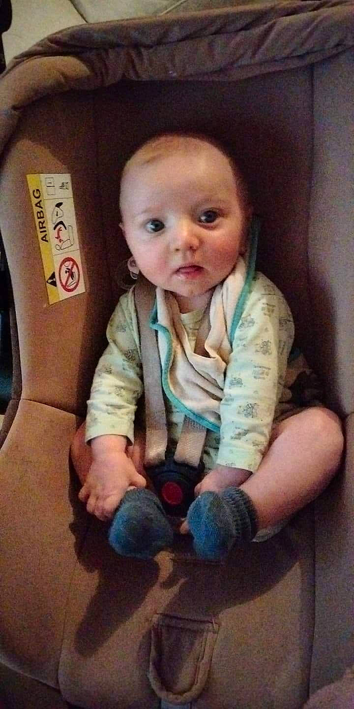 Sohan participe au concours pour gagner de l'argent avec cette photo : baby, baby_carriage, baby_toddler_clothing, car_seat, cheek, comfort, cool, electronic_device, finger, flooring, fun, happy, iris, mouth, nail, nose, person, skin, sleeve, thumb