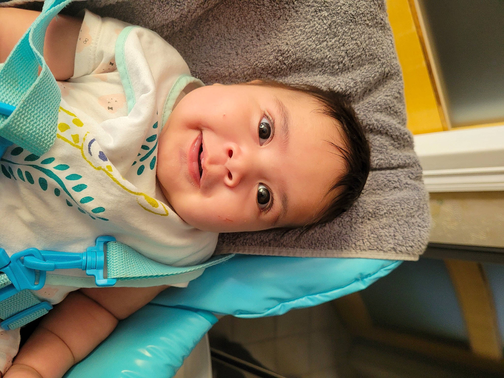 Léyna participe au concours pour gagner de l'argent avec cette photo : baby, baby_toddler_clothing, cheek, child, electric_blue, eye, eyelash, face, fun, happy, hat, head, human_body, iris, lip, nose, person, skin, smile, toddler