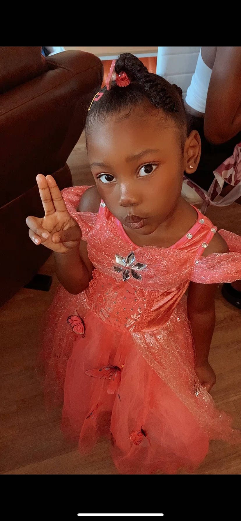 Truthe Hollywood is registered to the contest to win money with this photo: baby, cheek, child, face, finger, fun, gesture, hand, lip, mouth, person, pink, skin, smile, thumb, toddler