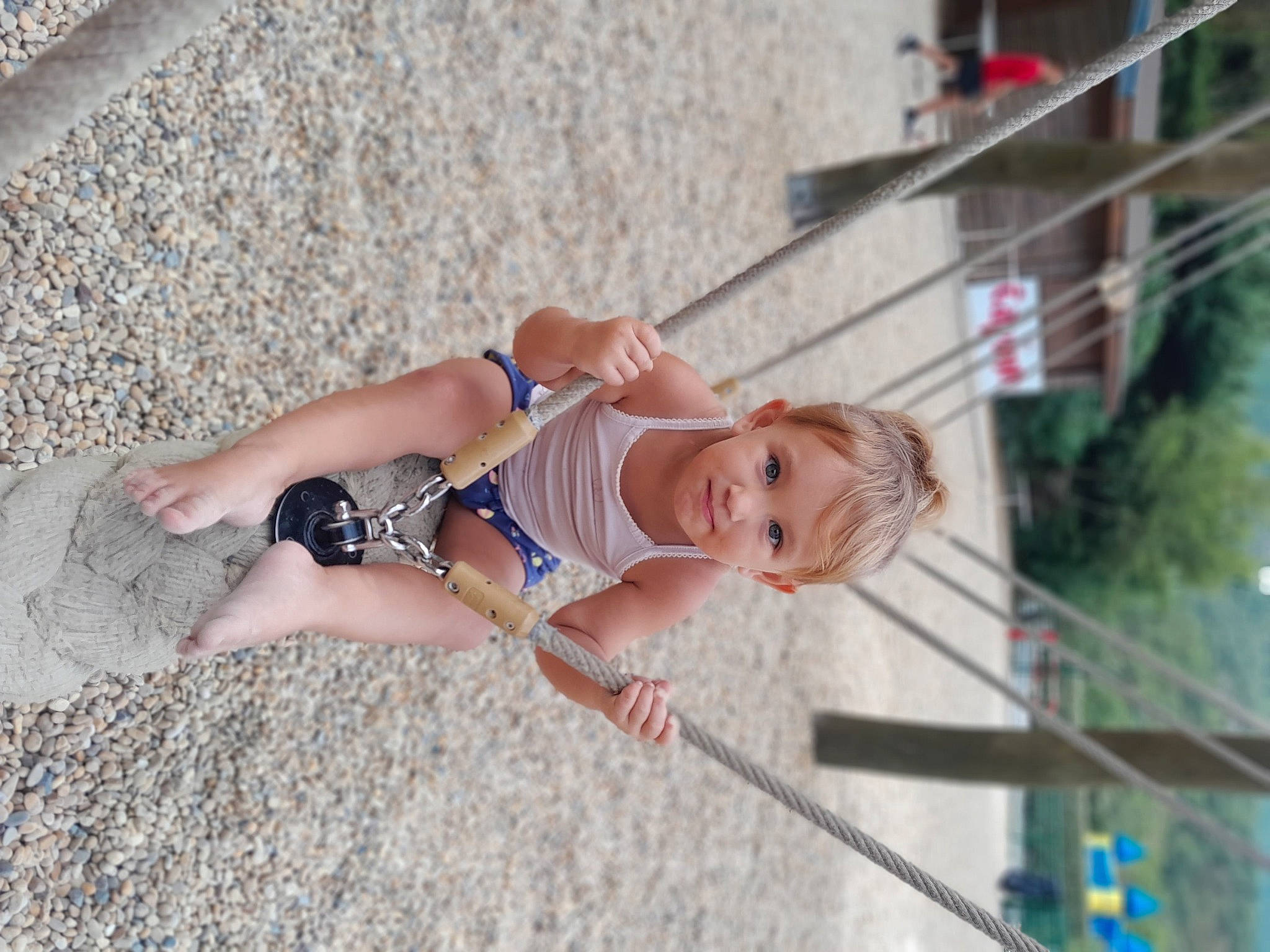 Kataleya a rejoint le concours — aidez-le/la à gagner de superbes lots ! baby, baby_toddler_clothing, child, foot, fun, grass, happy, human_leg, knee, leisure, pattern, person, plant, recreation, sitting, smile, thigh, toddler, tree, vacation