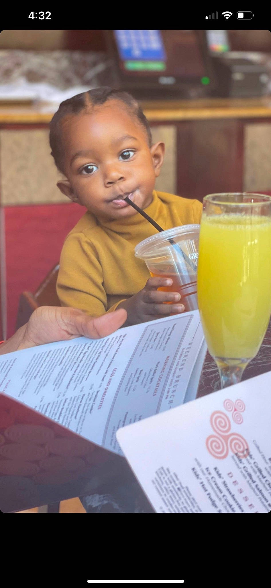 Ej is registered to the contest to win money with this photo: alcoholic_beverage, cocktail, drink, drinkware, face, happy, harvey_wallbanger, ingredient, juice, kamikaze, mimosa, non_alcoholic_beverage, orange_drink, orange_juice, orange_soft_drink, person, soft_drink, squash, table, tableware