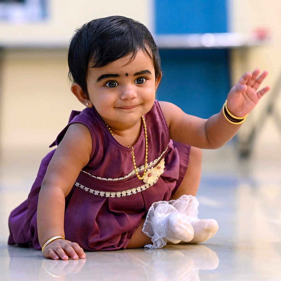 Emay is registered to the contest to win money with this photo: accessories, bodypart, child, clothing, dress, eveningdress, face, female, finger, girl, hand, hardwood, head, jewelry, necklace, person, photography, portrait, sitting, wood