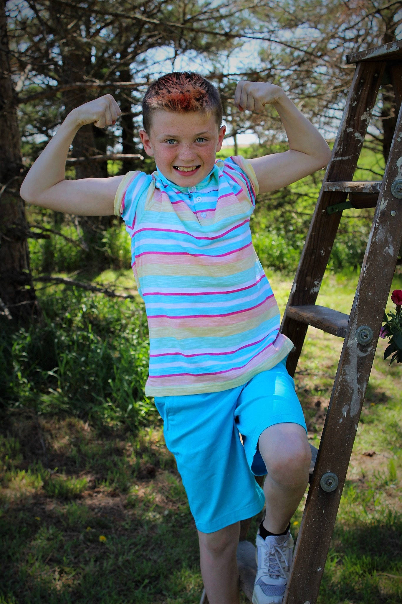 Leeland is registered to the contest to win money with this photo: child, electric_blue, fun, gesture, grass, happy, joint, joy, leisure, nature, people_in_nature, person, plant, recreation, shorts, shoulder, sleeve, t_shirt, toddler, tree