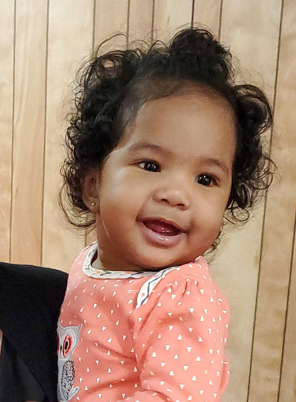 Kali is registered to the contest to win money with this photo: baby_toddler_clothing, cheek, chin, eye, eyebrow, eyelash, face, facial_expression, flash_photography, gesture, hair, happy, iris, joy, lip, mouth, nose, organ, person, skin