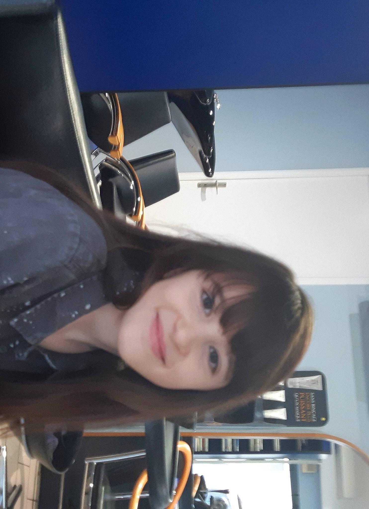 June a rejoint le concours — aidez-le/la à gagner de superbes lots ! auto_part, black_hair, cool, eyewear, glasses, joy, person, photography, selfie