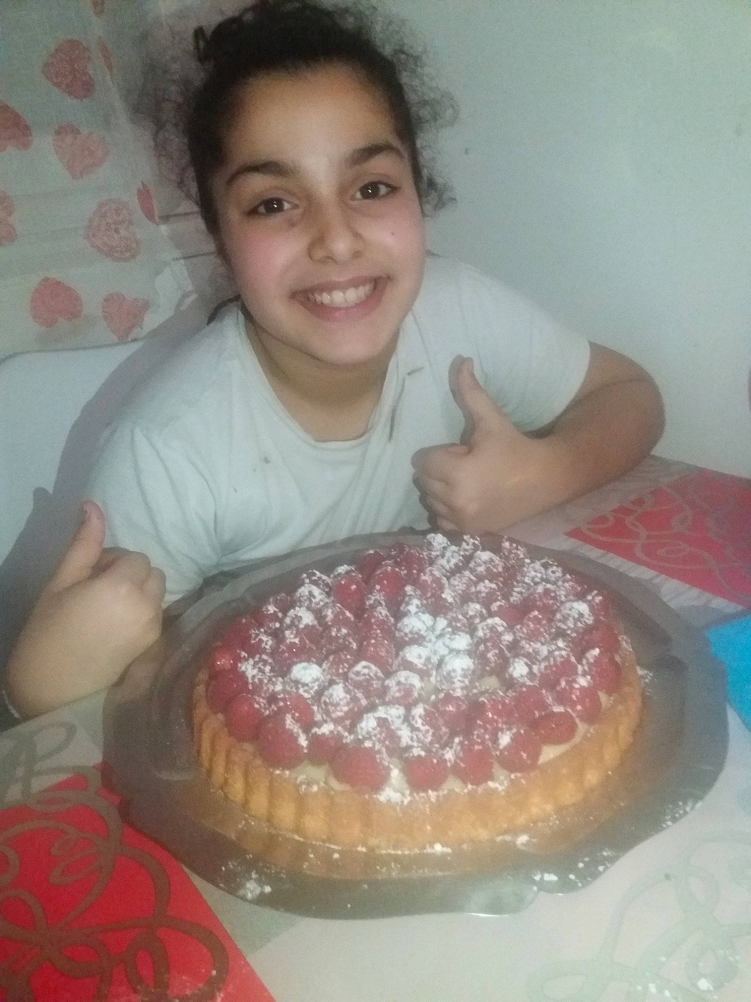 Issra participe au concours pour gagner de l'argent avec cette photo : baked_goods, baking, birthday, birthday_cake, buttercream, cake, cake_decorating, cuisine, dessert, dish, fondant, food, icing, ingredient, joy, kuchen, pasteles, person, royal_icing, sugar_paste