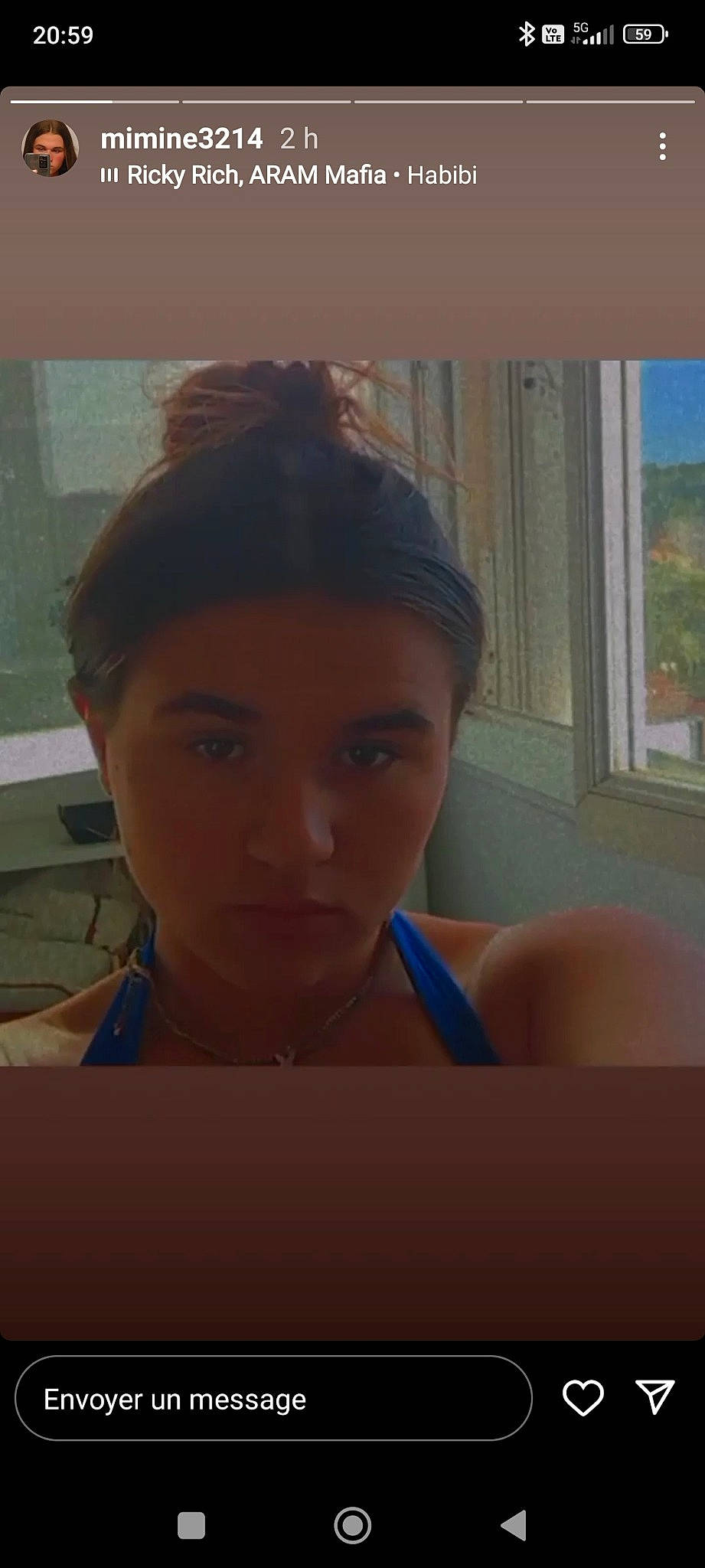 Sixtine a rejoint le concours — aidez-le/la à gagner de superbes lots ! brown_hair, cheek, chest, ear, electric_blue, eyebrow, eyelash, eyewear, forehead, fun, happy, iris, jaw, lip, long_hair, neck, nose, person, room, selfie