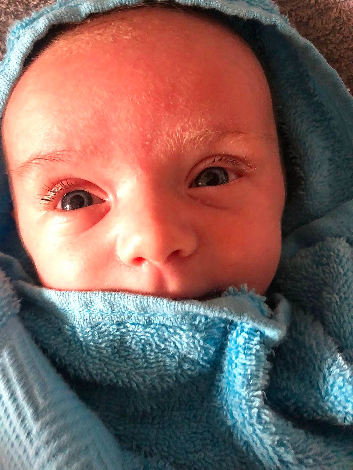 Roméo a rejoint le concours — aidez-le/la à gagner de superbes lots ! baby, cheek, child, chin, cool, eye, eyebrow, eyelash, face, facial_expression, forehead, headgear, iris, lip, mouth, neck, nose, organ, person, skin