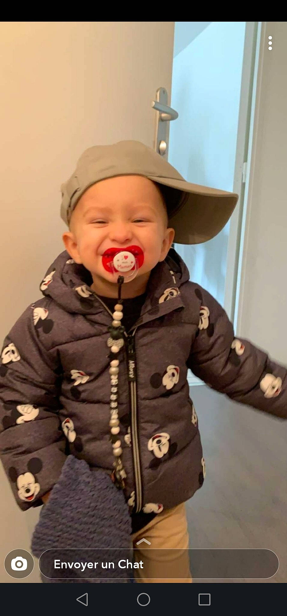 Aaron participe au concours pour gagner de l'argent avec cette photo : baby_toddler_clothing, camouflage, cheek, collar, cool, dress_shirt, eye, face, finger, gesture, hairstyle, headwear, human_body, jacket, military_camouflage, military_uniform, nose, outerwear, person, skin