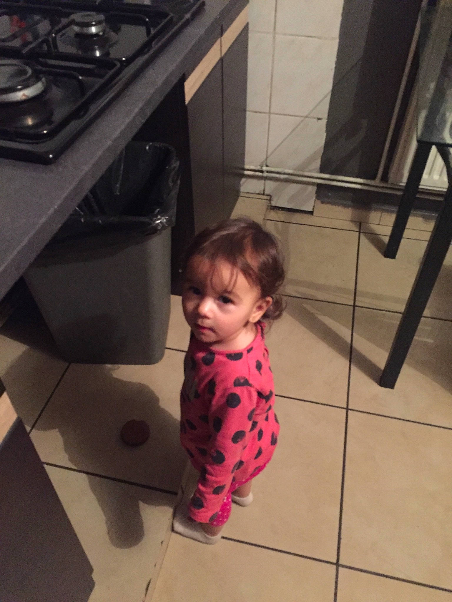 Melia a rejoint le concours — aidez-le/la à gagner de superbes lots ! baby, child, design, electronic_device, floor, flooring, fun, head, pattern, person, play, square, tile, toddler