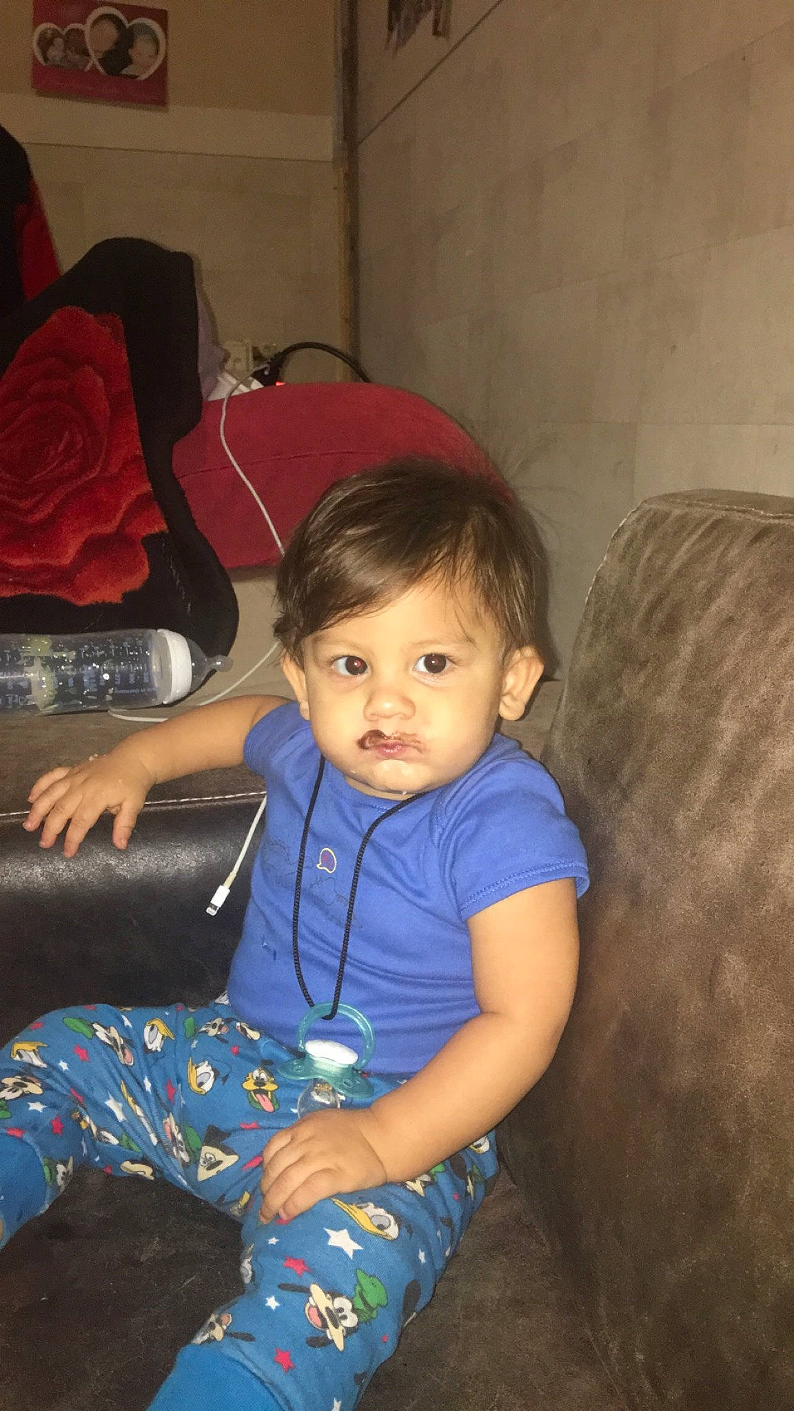 Kaïs a rejoint le concours — aidez-le/la à gagner de superbes lots ! cheek, child, eye, person, sitting, skin, smile, toddler