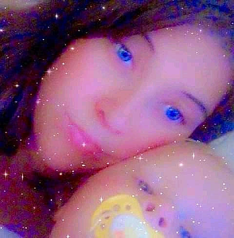 Brayan a rejoint le concours — aidez-le/la à gagner de superbes lots ! cheek, chin, electric_blue, eyebrow, eyelash, facial_expression, forehead, fun, iris, lip, magenta, material_property, nose, organism, person, pink, purple, skin, space, toddler