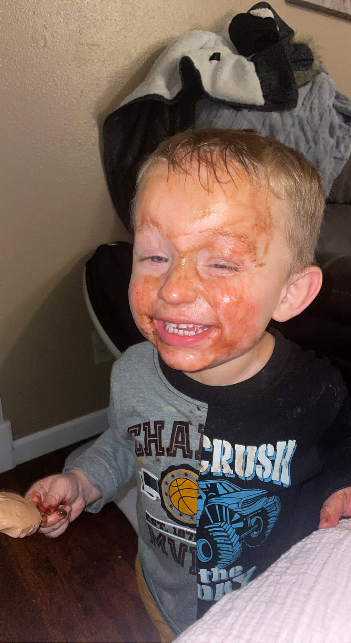 Ayden is registered to the contest to win money with this photo: cheek, chin, cool, ear, eyebrow, eyelash, finger, forehead, gesture, hairstyle, head, iris, jaw, joy, mouth, neck, nose, person, skin, sleeve