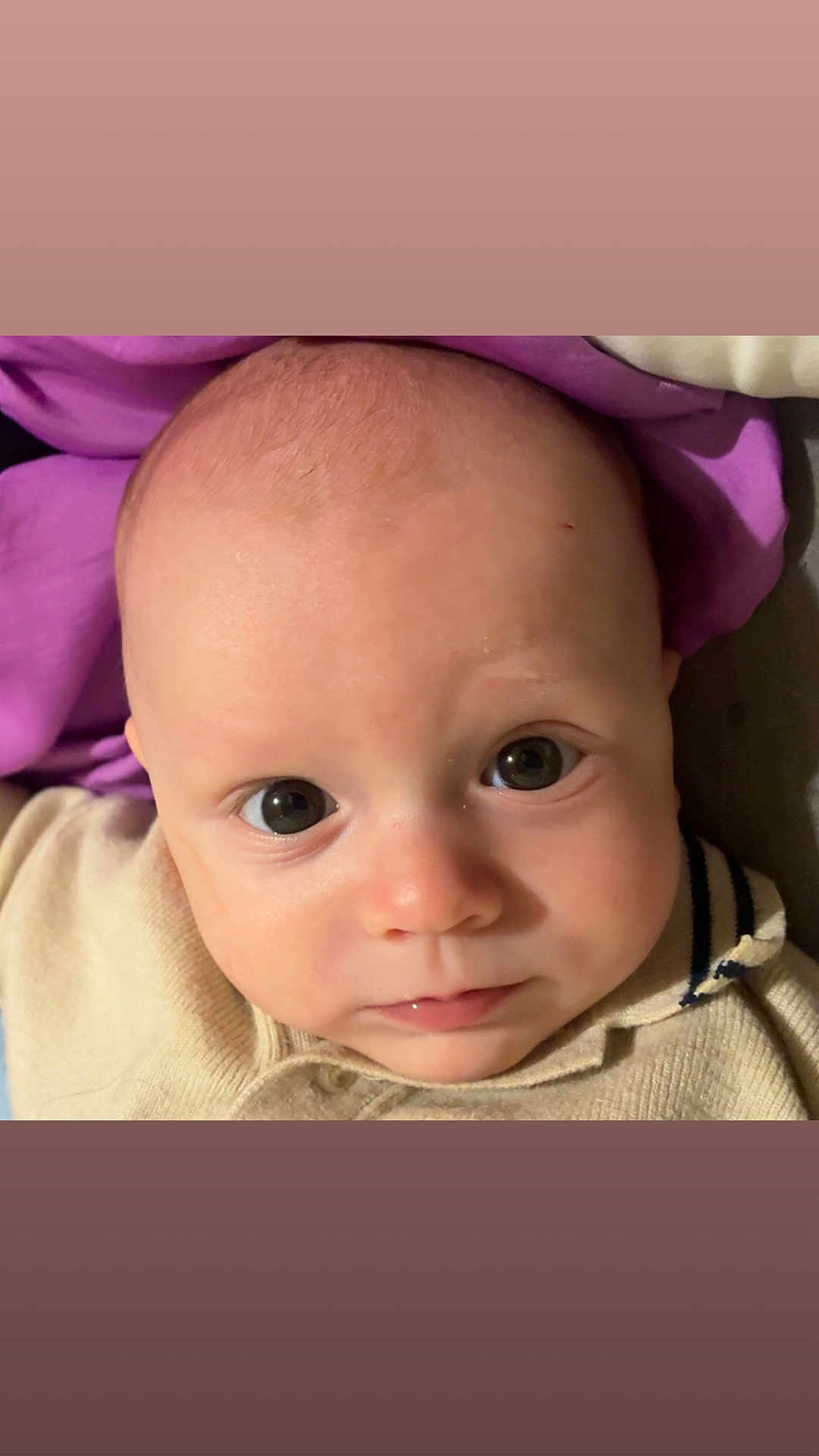 Naël a rejoint le concours — aidez-le/la à gagner de superbes lots ! baby, infant, face, eyes, close_up, portrait, child, skin, head, blanket, clothing, cozy, indoors, cute, young, newborn, expression, looking, soft_light, warm