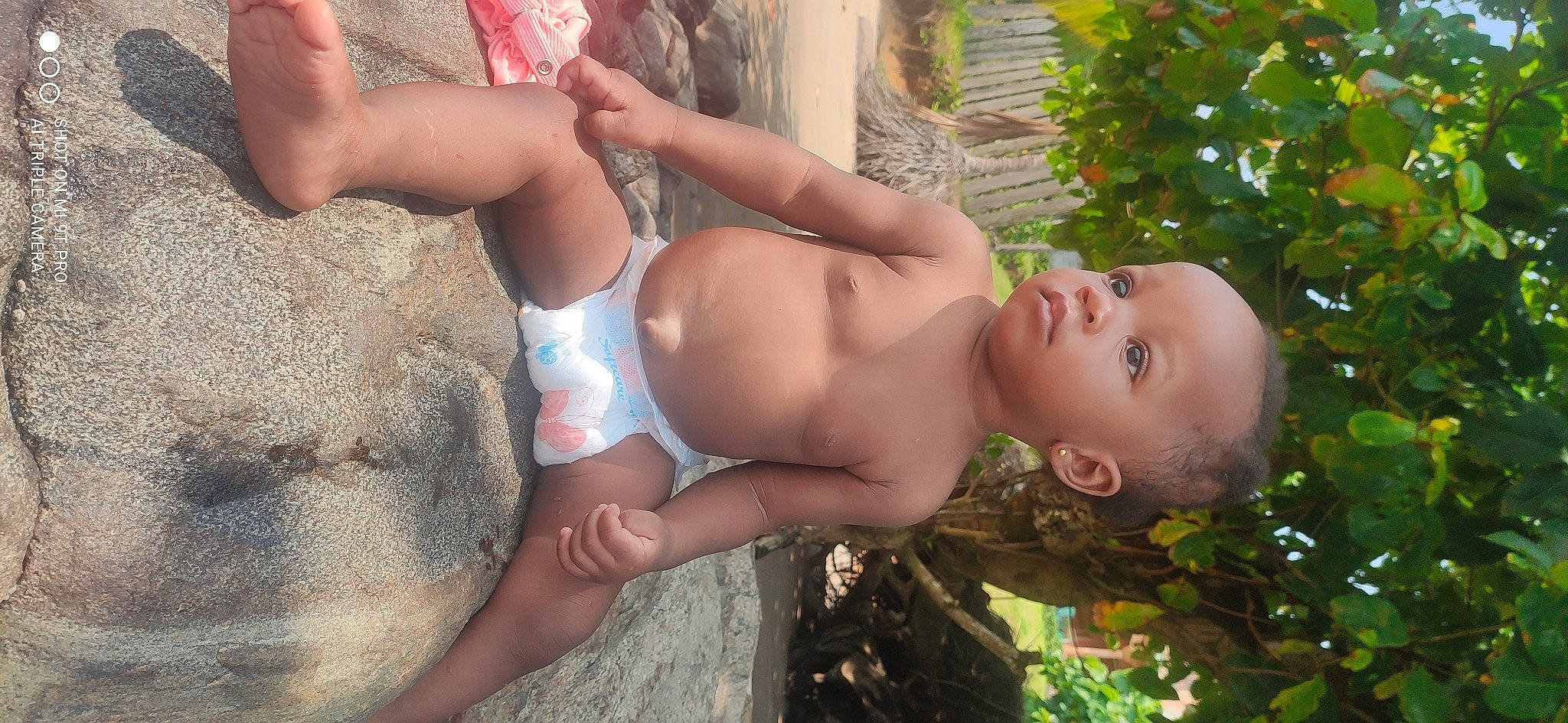 Neyla a rejoint le concours — aidez-le/la à gagner de superbes lots ! abdomen, beauty, chest, finger, fun, grass, hand, human_leg, joint, leisure, muscle, navel, people_in_nature, person, plant, swimwear, thigh, toddler, tree, trunk