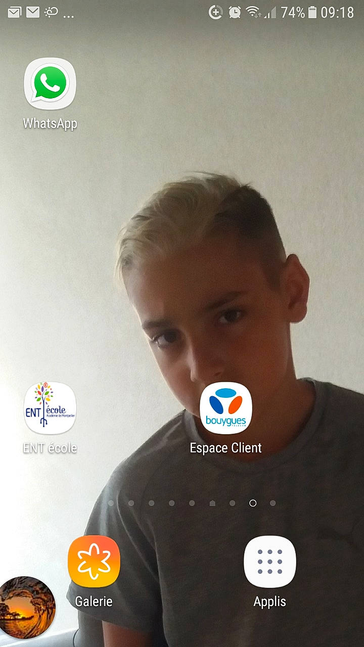 Hissane a rejoint le concours — aidez-le/la à gagner de superbes lots ! advertising, beard, brand, chin, electric_blue, eyewear, facial_hair, font, forehead, gadget, graphics, jaw, logo, moustache, neck, person, personal_protective_equipment, selfie, shirt, sleeve