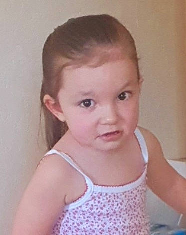 Roxanne participe au concours pour gagner de l'argent avec cette photo : baby, brown_hair, cheek, child, chin, ear, eye, eyebrow, face, facial_expression, forehead, hair, hairstyle, head, lip, nose, person, pink, skin, smile