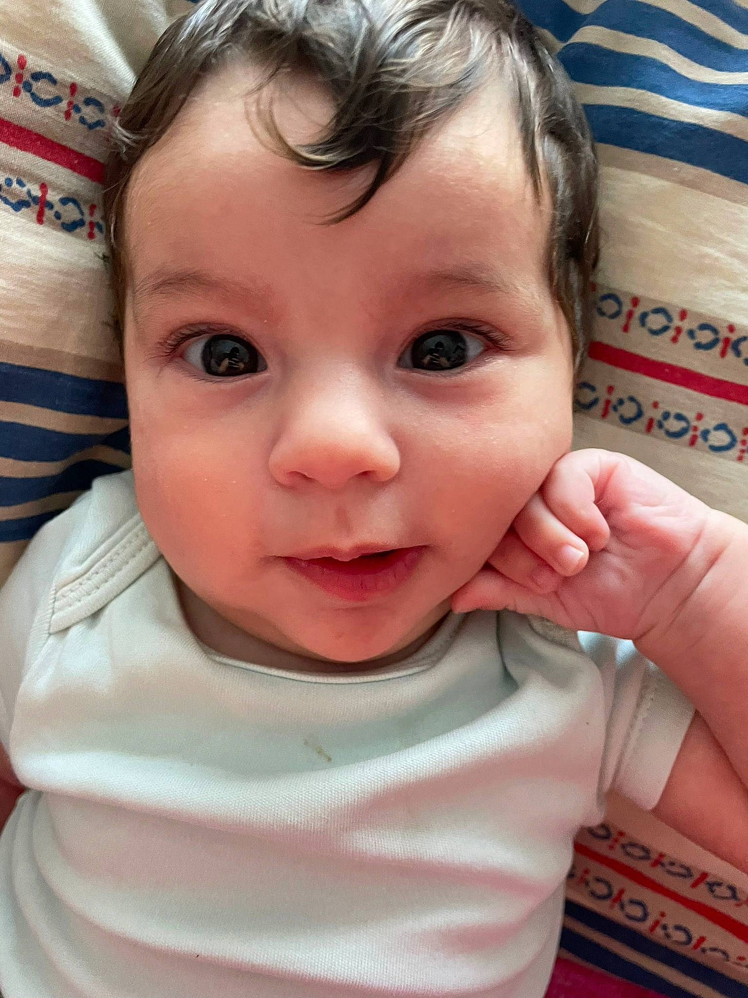 Laya a rejoint le concours — aidez-le/la à gagner de superbes lots ! cheek, chin, ear, eye, eyebrow, eyelash, face, forehead, hair, hairstyle, head, lip, mouth, neck, nose, organ, person, product, skin, sleeve