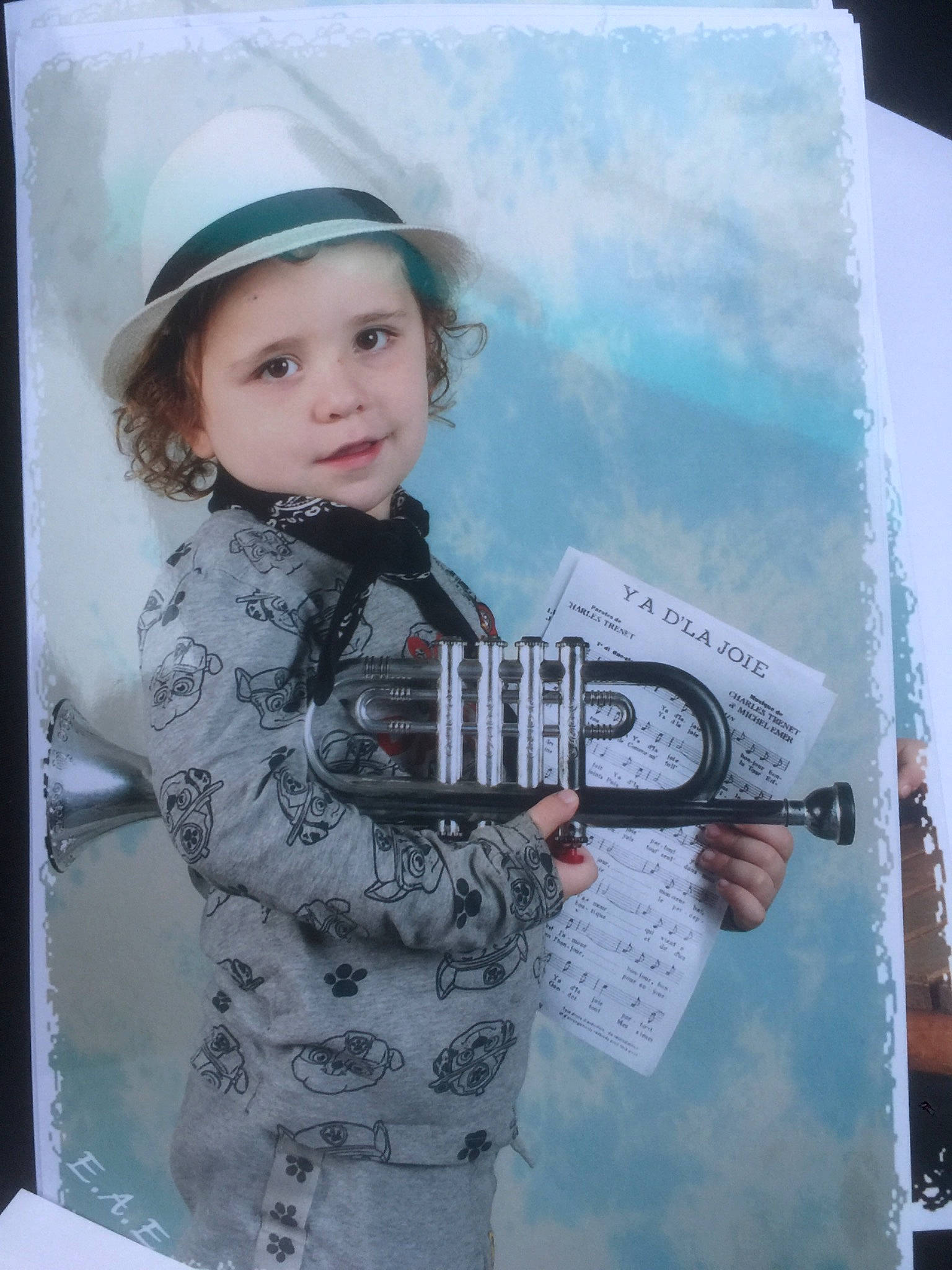 Mardgelino a rejoint le concours — aidez-le/la à gagner de superbes lots ! art, child, headwear, illustration, person