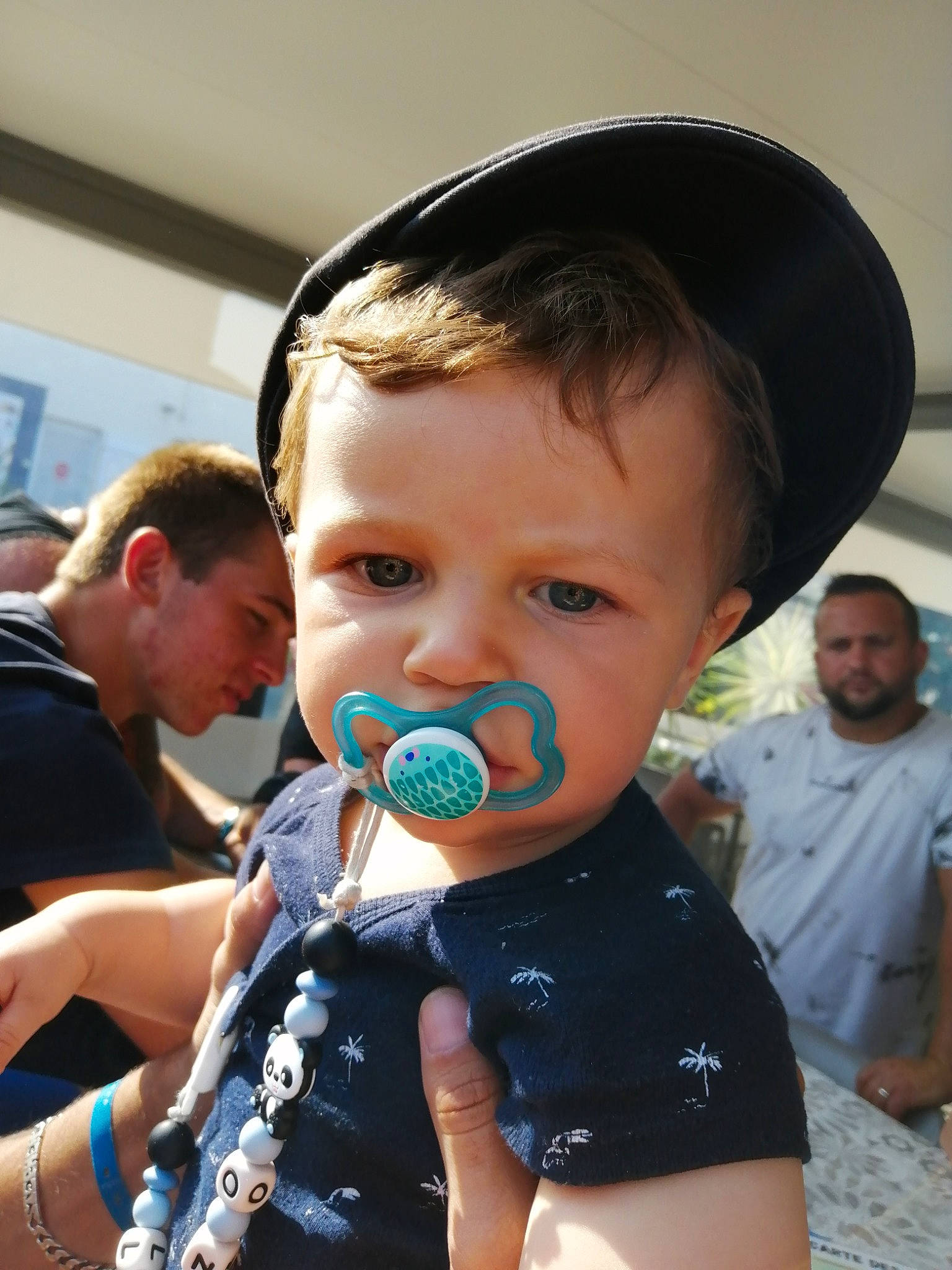 Lenzo a rejoint le concours — aidez-le/la à gagner de superbes lots ! baby, blurred, child, dairy, event, eyewear, fun, gesture, hairstyle, happy, hat, ice_cream, leisure, liquid_bubble, moustache, person, personal_protective_equipment, recreation, sun_hat, t_shirt