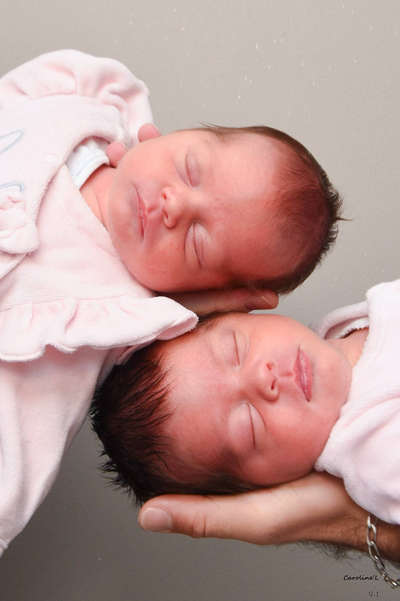 Clémence participe au concours pour gagner de l'argent avec cette photo : baby, baby_toddler_clothing, cheek, chin, comfort, eye, eyebrow, facial_expression, forehead, gesture, happy, lip, mammal, mouth, neck, nose, person, product, skin, sleeve