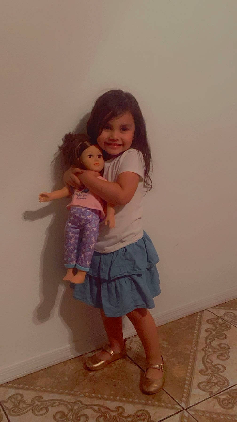 Aribella is registered to the contest to win money with this photo: arm, child, fun, gesture, hair, happy, human_body, iris, joint, joy, leg, long_hair, person, pink, shoulder, skin, smile, standing, thigh, toddler