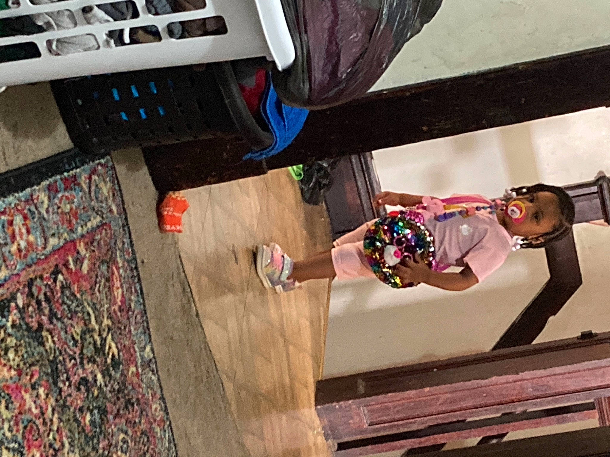 Armoni is registered to the contest to win money with this photo: audio_equipment, computer, computer_hardware, computer_keyboard, fun, human_leg, input_device, laptop, leisure, peripheral, person, personal_computer, recreation, street_fashion, sunglasses, thigh, toddler, tree, wood, world