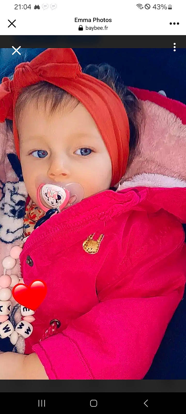 Emma a rejoint le concours — aidez-le/la à gagner de superbes lots ! baby, baby_products, baby_toddler_clothing, beauty, cap, carmine, child, eye, fashion_accessory, fun, happy, headgear, lip, magenta, person, pink, red, skin, sleeve, textile