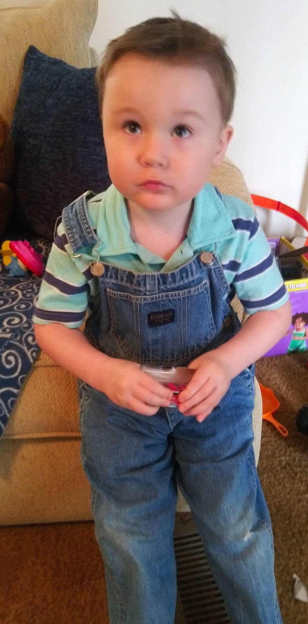 Negan is registered to the contest to win money with this photo: abdomen, baby, cheek, child, cool, denim, jeans, leg, person, play, sitting, skin, smile, standing, textile, toddler