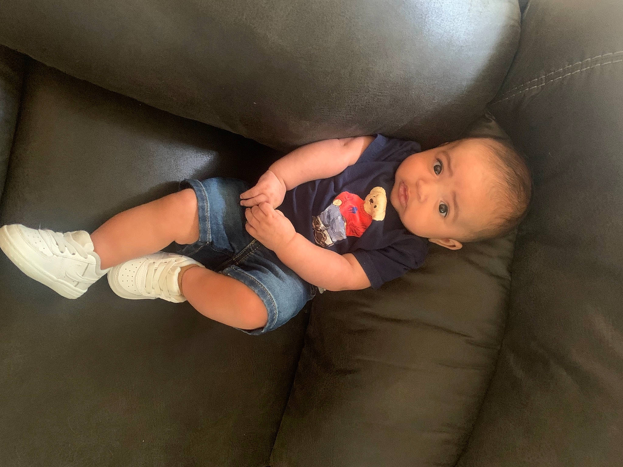 Khyzen is registered to the contest to win money with this photo: abdomen, chest, comfort, couch, elbow, flash_photography, flooring, foot, fun, human_leg, joint, knee, lap, leg, mouth, person, sock, thigh, toddler, trunk
