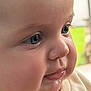 Simone a rejoint le concours — aidez-le/la à gagner de superbes lots ! baby, face, close_up, chubby_cheeks, blue_eyes, skin, infant, portrait, cute, expression, child, young, natural_light, soft_focus, clothing, sweater, indoors, background_blur, human, person