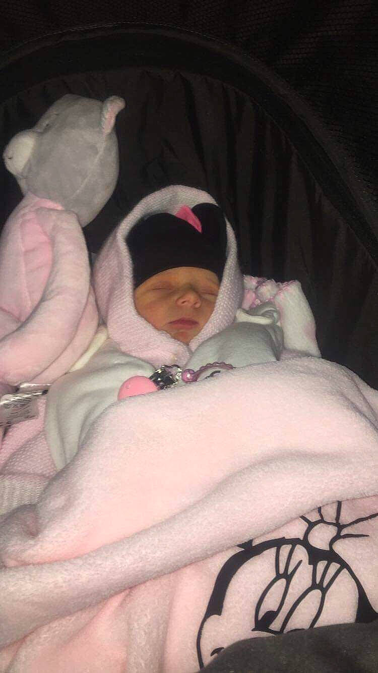 Séréna a rejoint le concours — aidez-le/la à gagner de superbes lots ! baby, child, headwear, person, pink