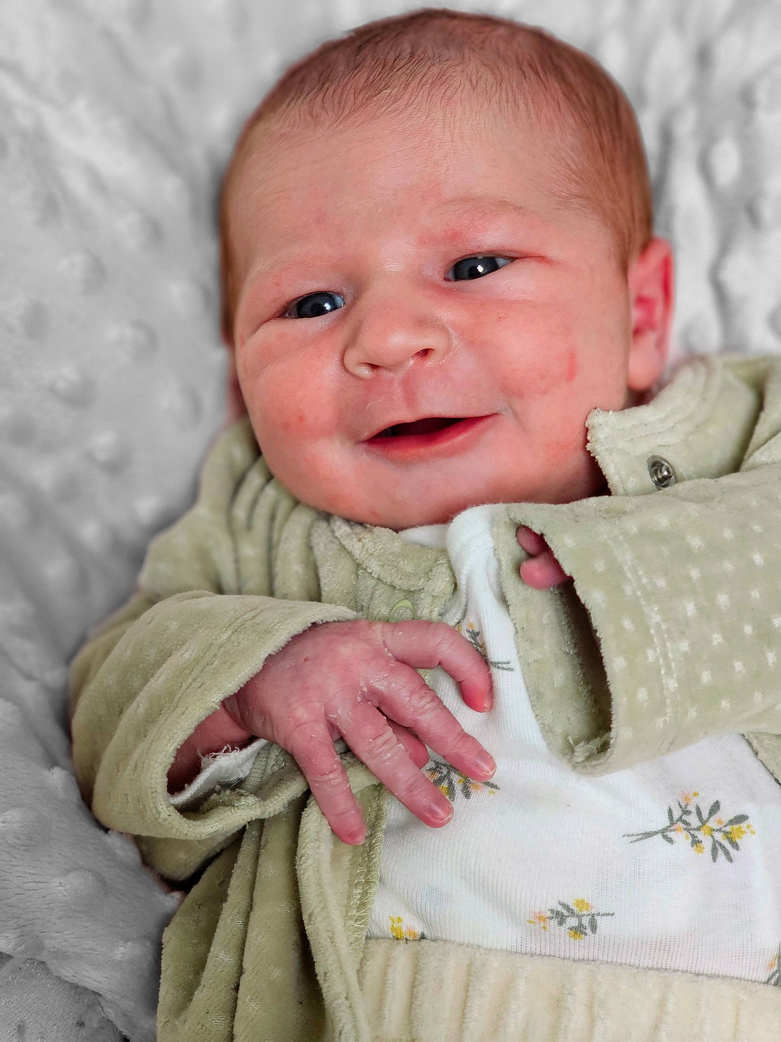 Kamélya participe au concours pour gagner de l'argent avec cette photo : baby, baby_products, baby_toddler_clothing, cheek, child, chin, collar, comfort, happy, laugh, linens, lip, nose, outerwear, person, pink, skin, sleeve, smile, textile