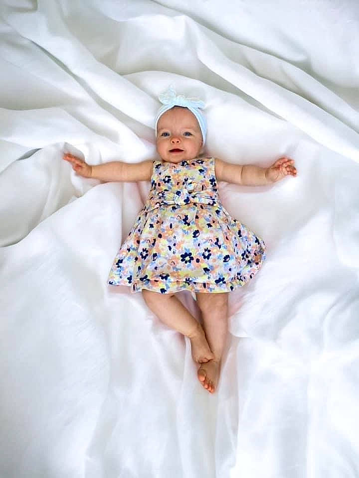 Mathilde a rejoint le concours — aidez-le/la à gagner de superbes lots ! baby, baby_toddler_clothing, child, comfort, day_dress, dress, electric_blue, eye, fashion_design, happy, human_body, linens, magenta, one_piece_garment, pattern, peach, person, pink, skin, sleeve