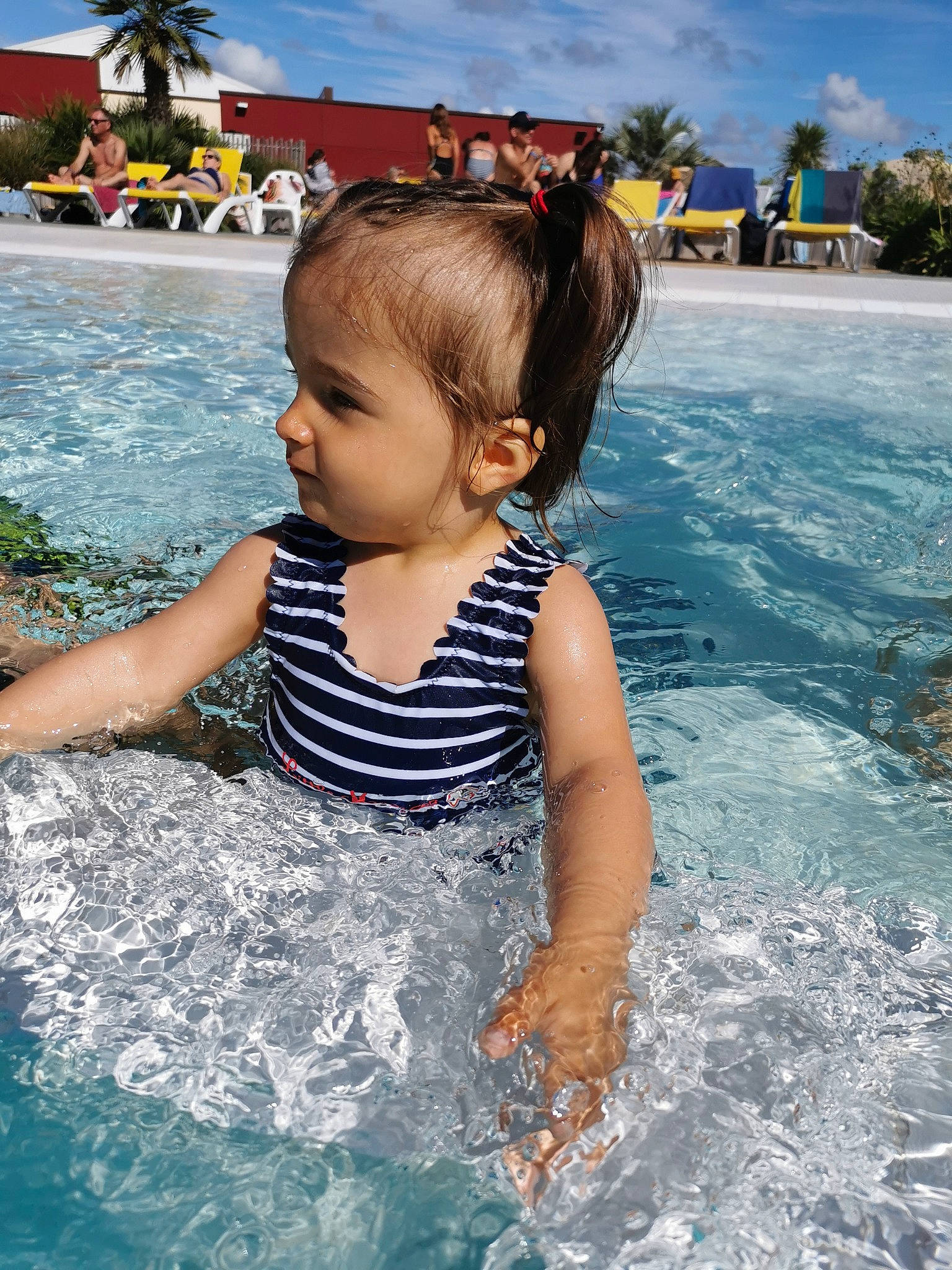 Lexie a rejoint le concours — aidez-le/la à gagner de superbes lots ! amusement_park, child, fun, happy, leisure, park, person, play, recreation, sea, smile, summer, swimming, swimming_pool, toddler, tourism, vacation, water, water_park