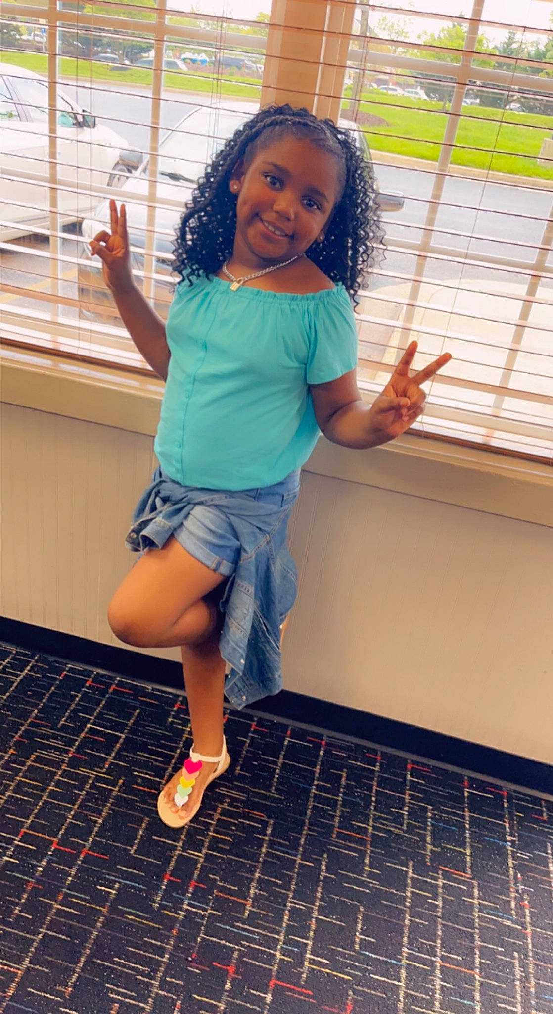 Prosper is registered to the contest to win money with this photo: beauty, denim, electric_blue, fun, happy, human_leg, joint, joy, knee, leg, leisure, person, sandal, shoe, shoulder, smile, snapshot, sneakers, summer, t_shirt