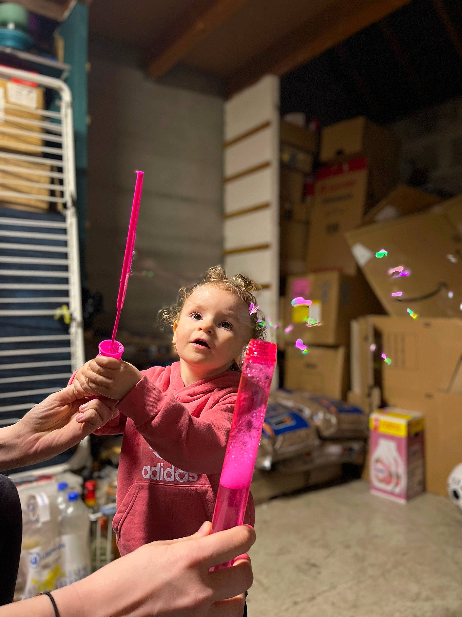 Alyssa a rejoint le concours — aidez-le/la à gagner de superbes lots ! child, event, flooring, fun, games, hand, happy, leisure, magenta, person, play, purple, recreation, room, street, t_shirt, tire, toddler, toy