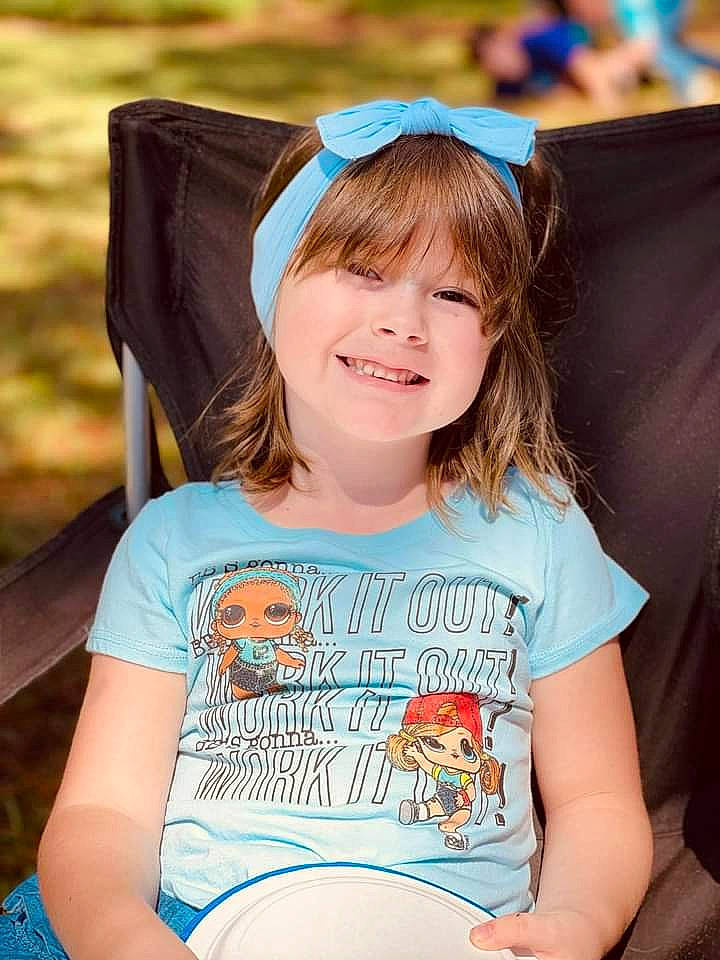 Alexus is registered to the contest to win money with this photo: blue, chin, eye, facial_expression, fashion, hairstyle, happy, head, human, human_body, iris, joy, mouth, neck, organ, person, shoulder, skin, sleeve, smile