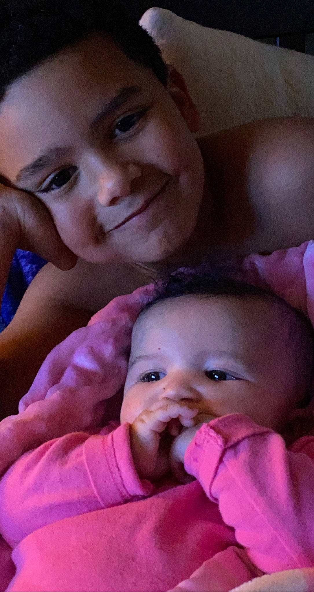 Jayce is registered to the contest to win money with this photo: cheek, chin, eye, eyebrow, face, facial_expression, forehead, hair, hand, happy, head, human, iris, joy, lip, mouth, muscle, nose, organ, person