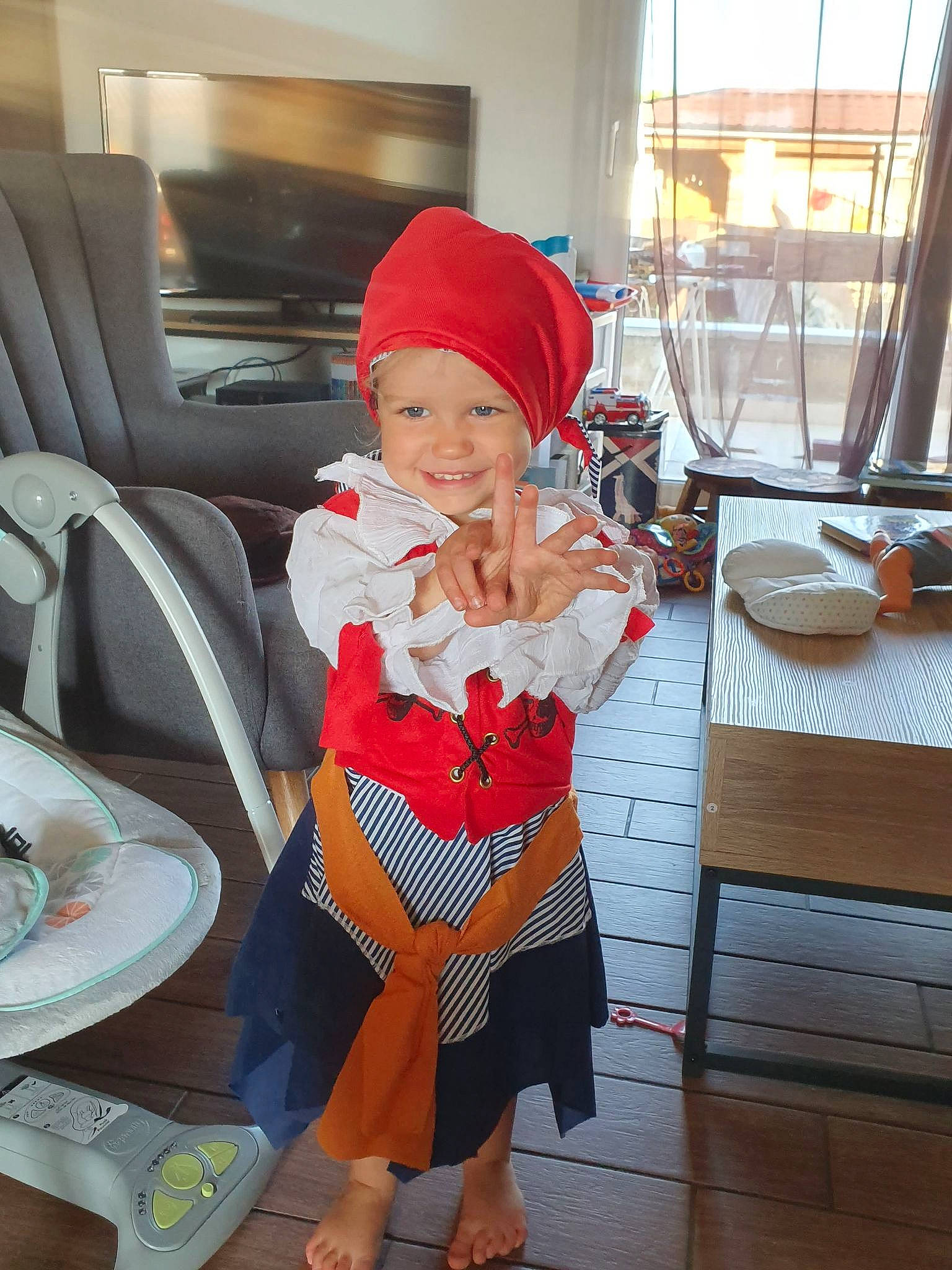 Blandine a rejoint le concours — aidez-le/la à gagner de superbes lots ! baby, child, christmas_eve, costume, headwear, joy, person, room, toddler, vacation