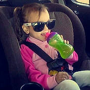 Elizabeth is registered to the contest to win money with this photo: