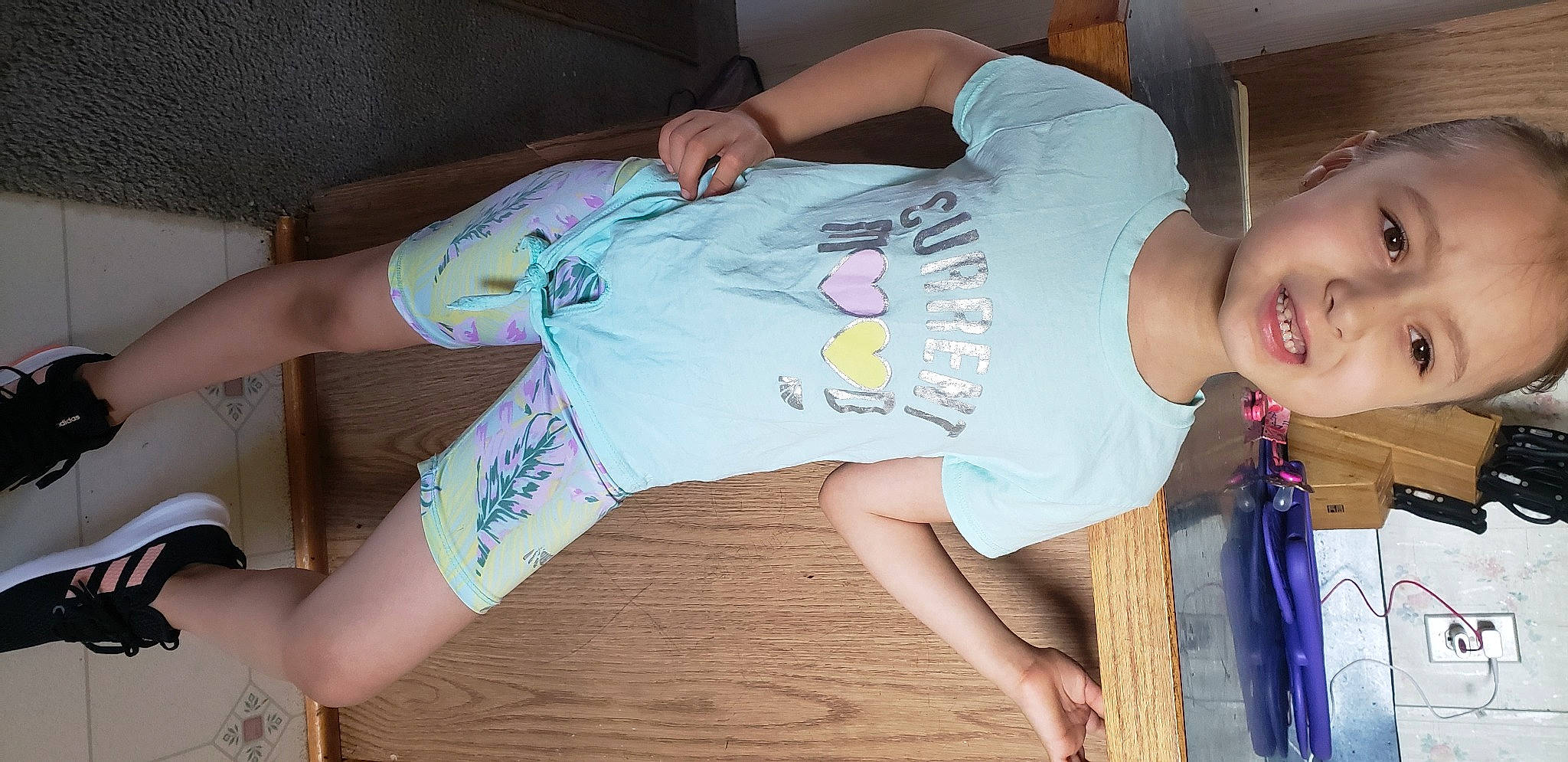 Aryana is registered to the contest to win money with this photo: child, leg, person